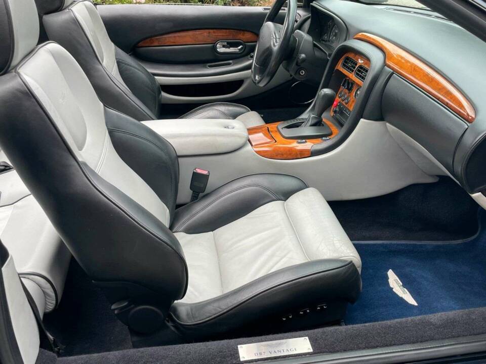 Bild 15/20 von Aston Martin DB 7 Vantage Volante (2003)