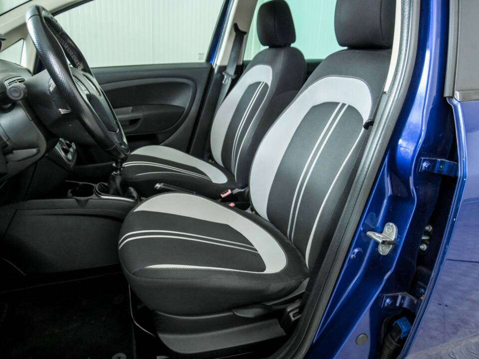 Bild 30/50 von FIAT Grande Punto 1.4 (2009)