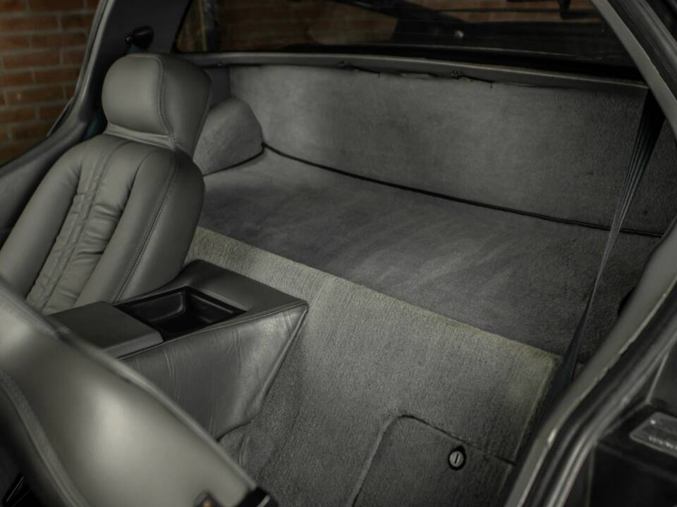 Image 39/66 of DeLorean DMC-12 (1981)