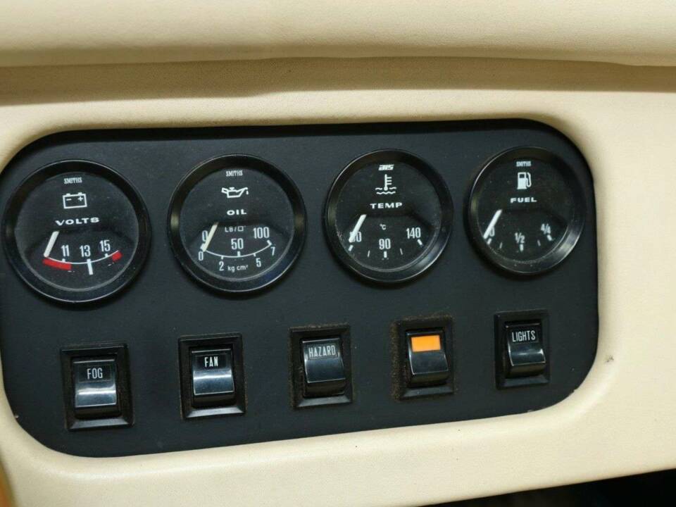 Image 17/50 of Morgan Plus 8 Inj. (1987)