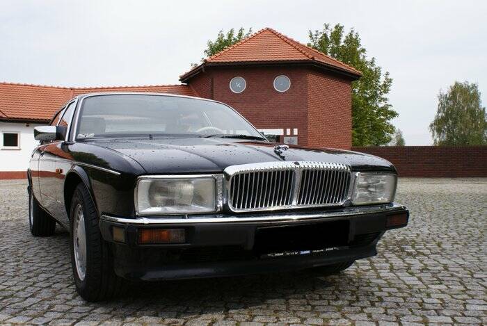 Image 5/6 de Daimler XJ 6 4.0 (1990)