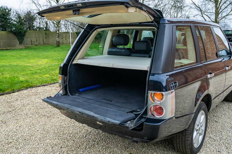 Immagine 43/50 di Land Rover Range Rover Vogue V8 (2002)