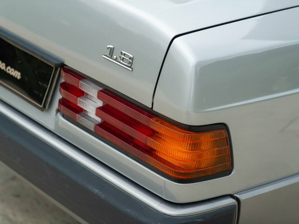 Image 16/50 of Mercedes-Benz 190 E 1.8 (1991)