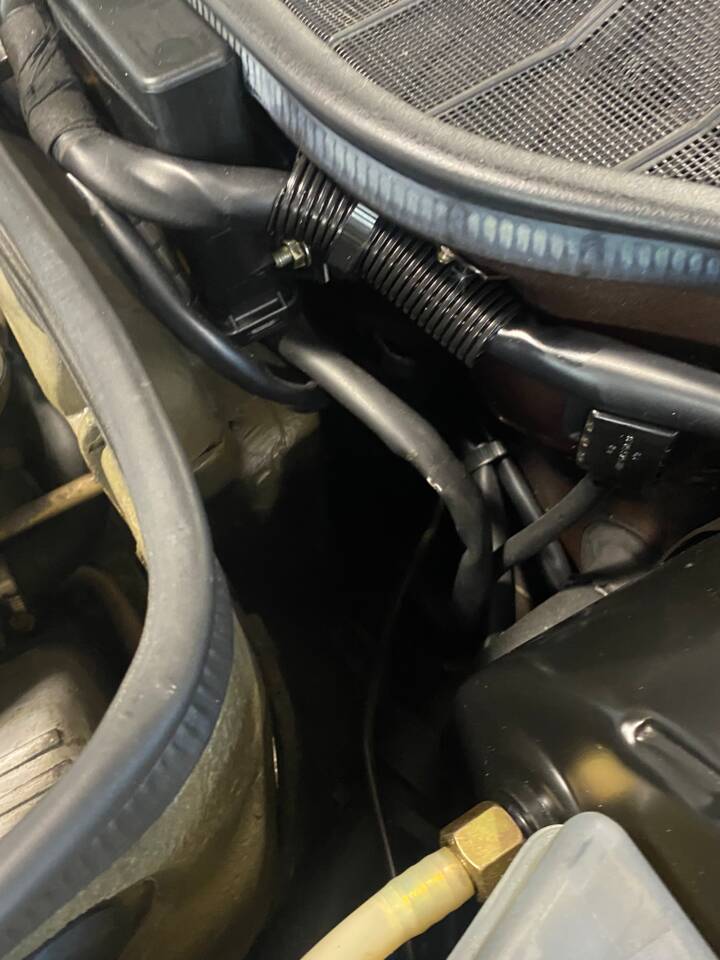 Image 39/63 of Mercedes-Benz 500 SEC (1984)