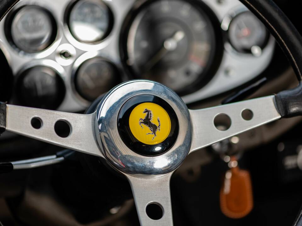 Image 20/50 de Ferrari 365 GTB/4 Daytona (1973)