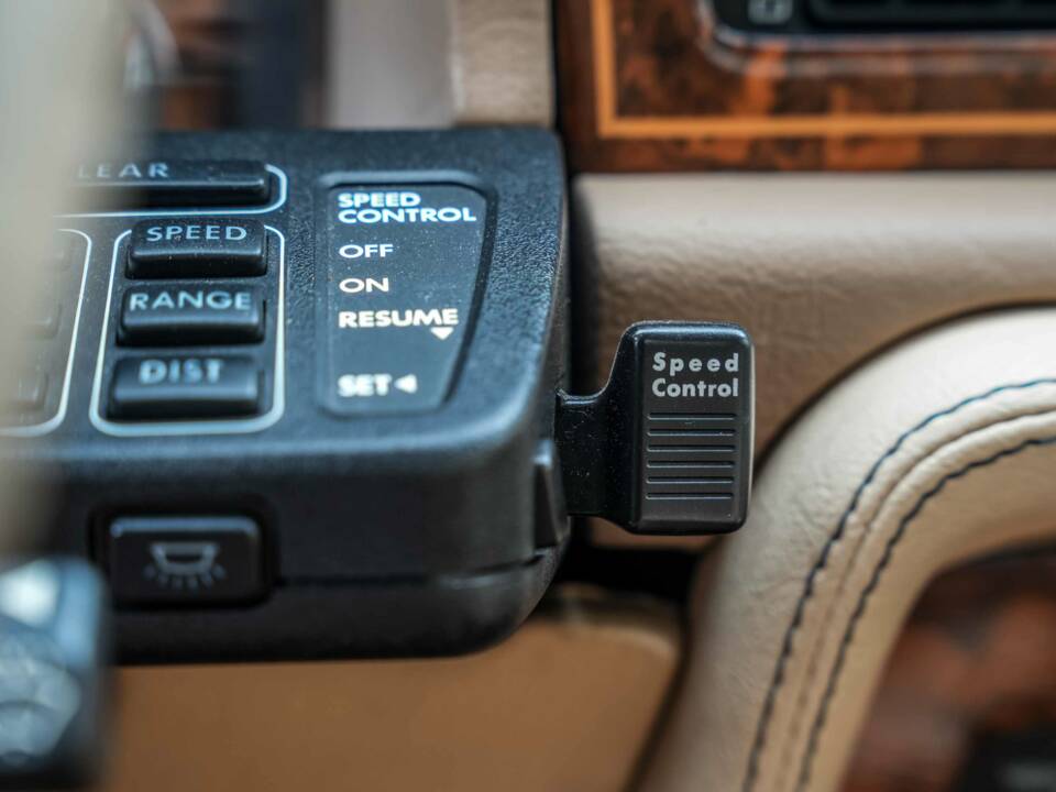 Immagine 37/55 di Jaguar XJ 40 (XJ-R) (1990)