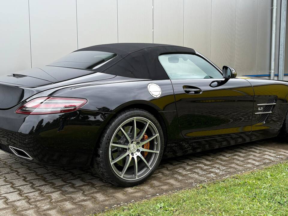 Image 11/28 of Mercedes-Benz SLS AMG Roadster (2012)