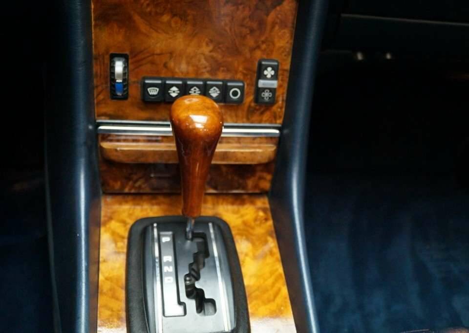 Image 9/41 of Mercedes-Benz 500 SL (1986)