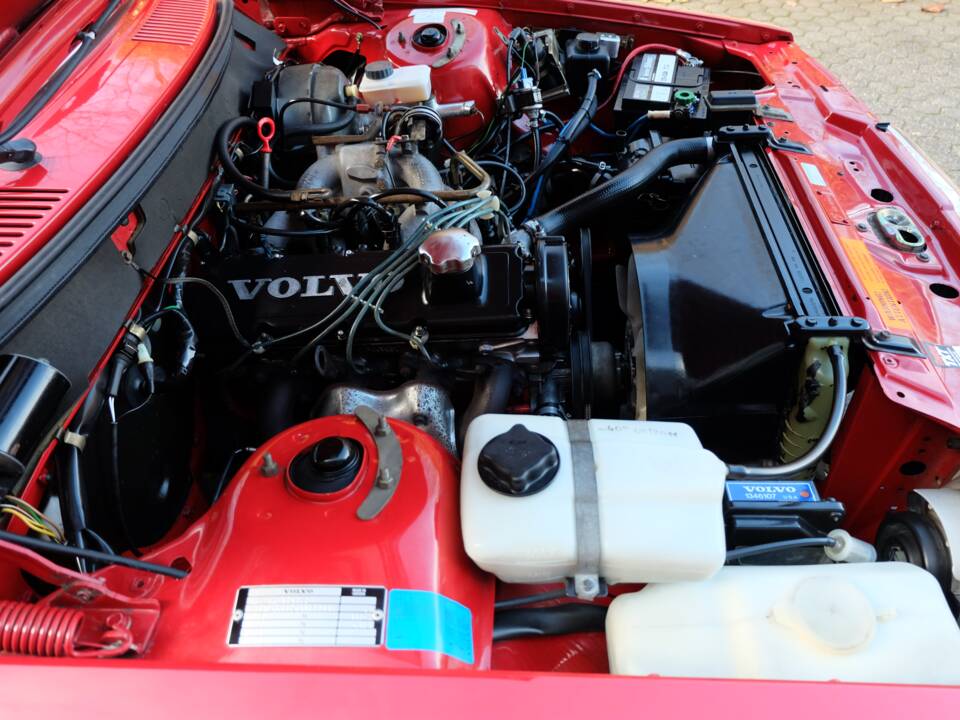 Image 73/75 de Volvo 240 (1986)