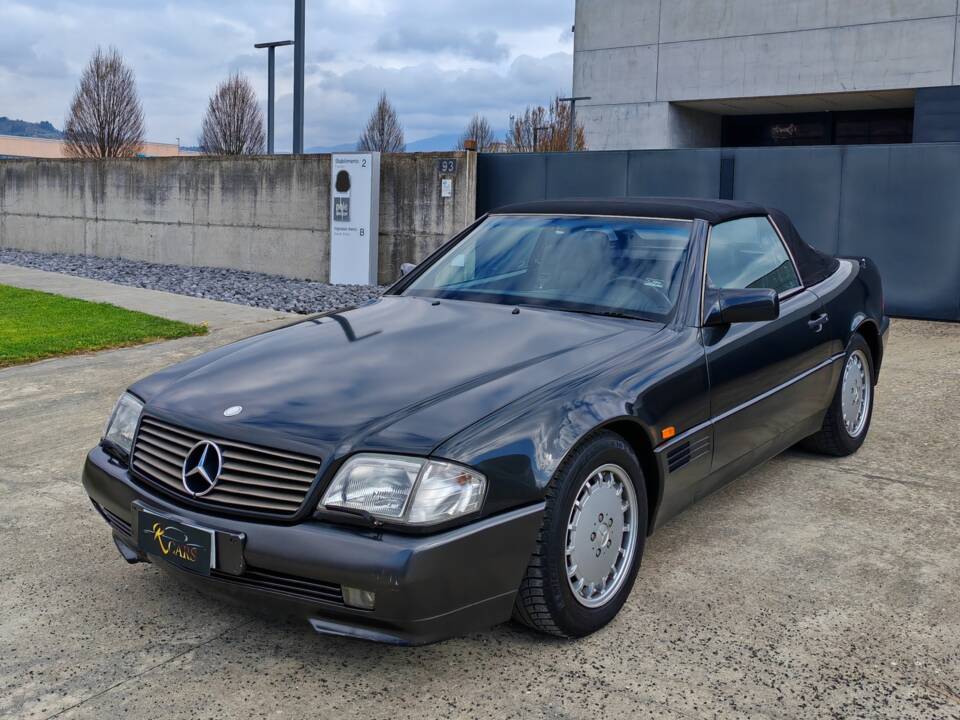 Image 1/42 of Mercedes-Benz 300 SL-24 (1992)