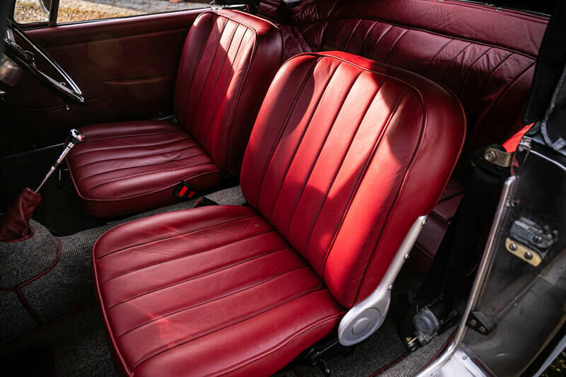 Image 18/50 of Alfa Romeo 2600 Spider (1963)