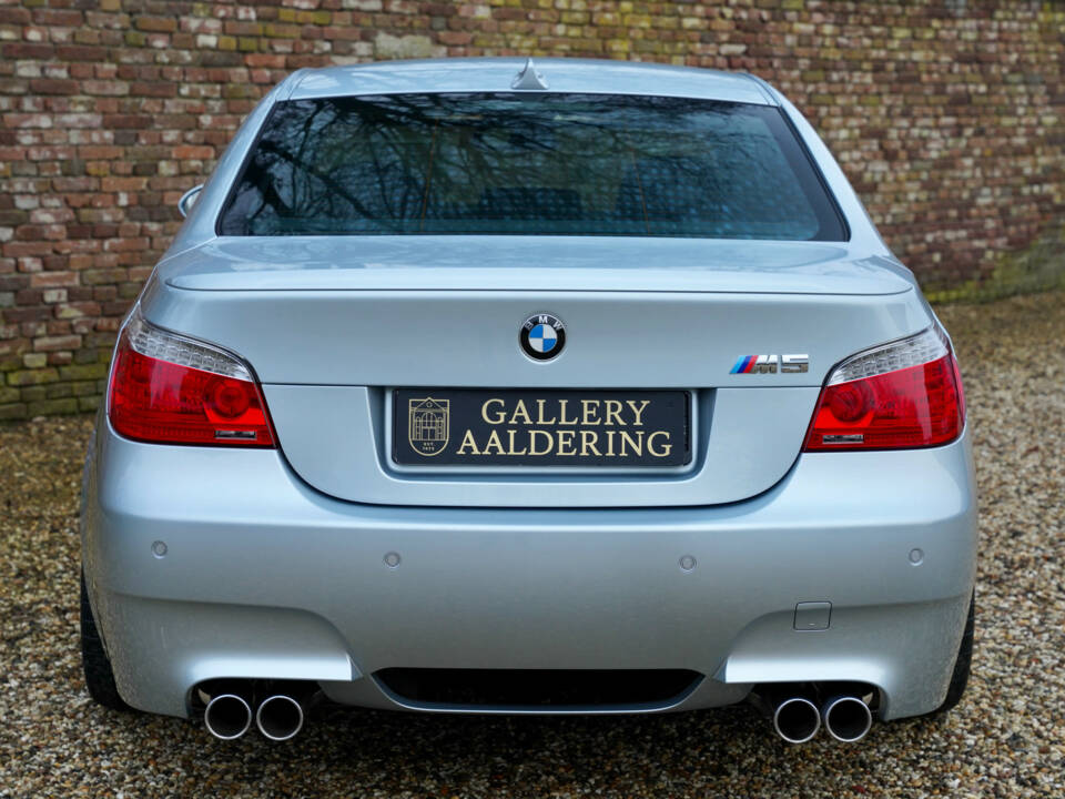 Immagine 6/50 di BMW M5 (2009)