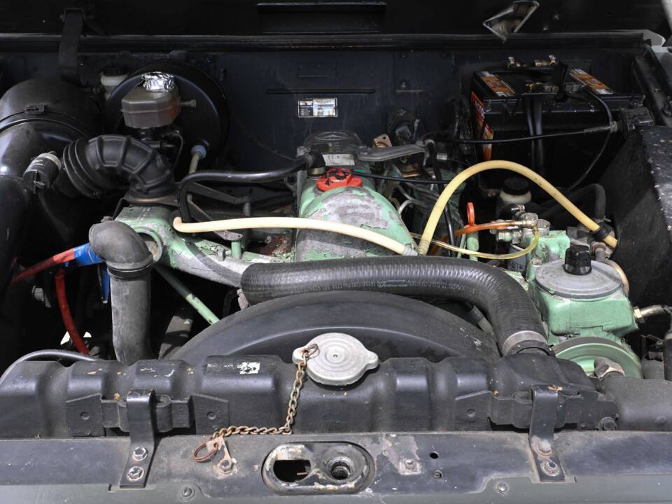 Immagine 5/50 di Mercedes-Benz 240 GD (SWB) (1987)