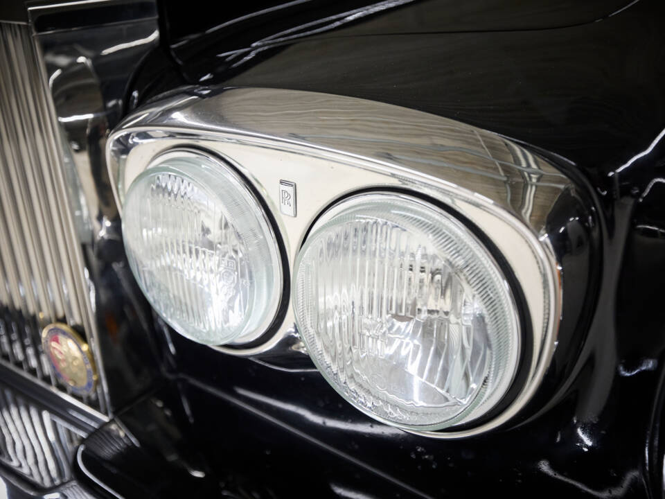 Image 20/99 of Rolls-Royce Corniche I (1979)