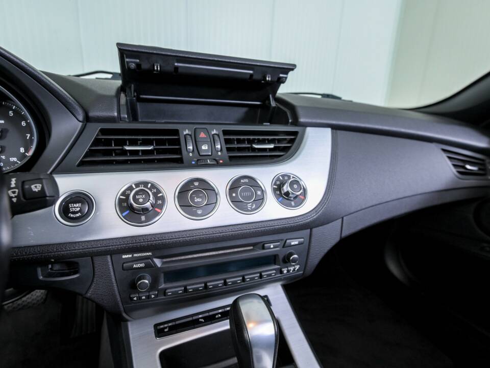 Image 24/50 of BMW Z4 sDrive23i (2010)