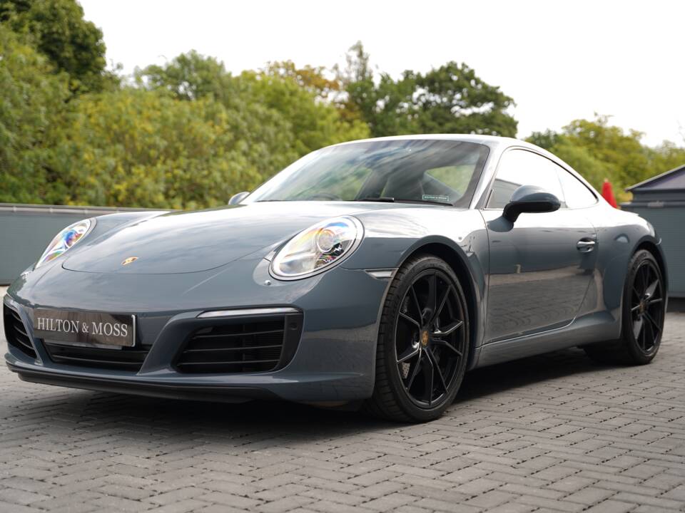 Image 22/50 of Porsche 911 Carrera (2016)