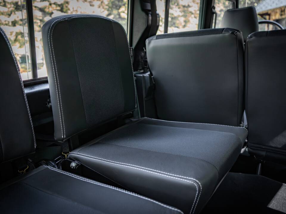 Image 25/67 of Land Rover Defender 110 Turbo Diesel (1999)