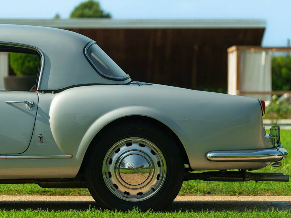 Image 42/50 of Lancia Aurelia B24 Convertible (1958)
