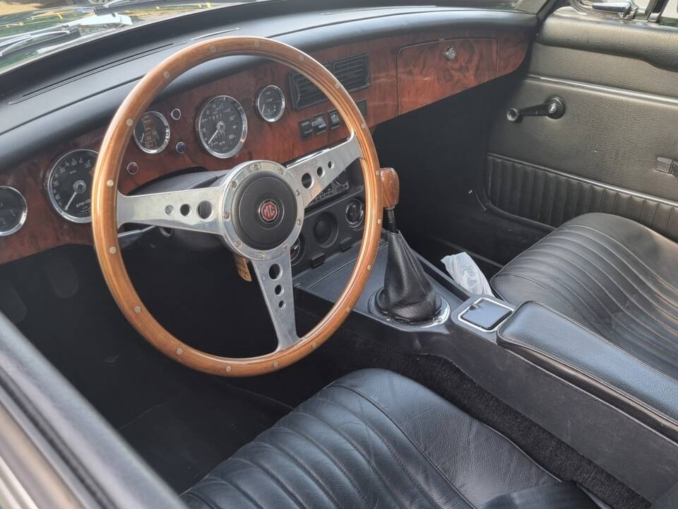 Bild 4/17 von MG MGB GT (1972)