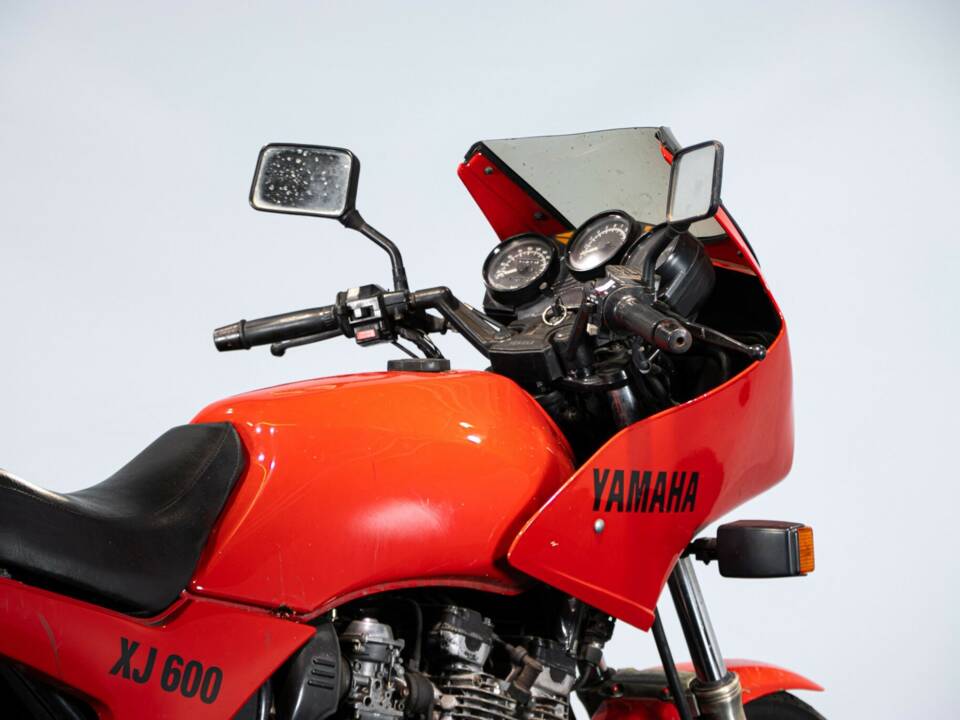 Image 22/50 of Yamaha XJ 600 (1984)