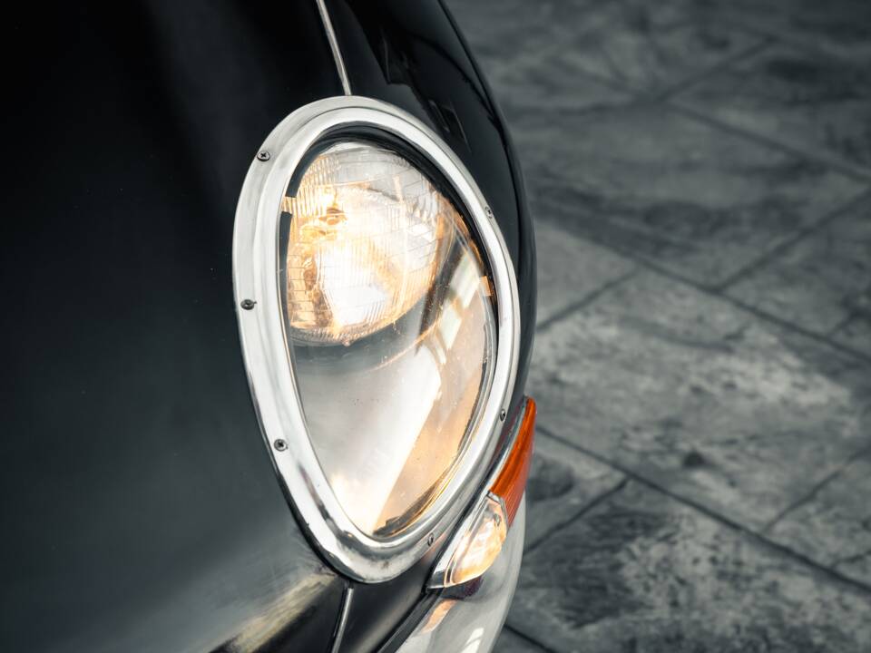 Imagen 14/42 de Jaguar E-Type (2+2) (1967)