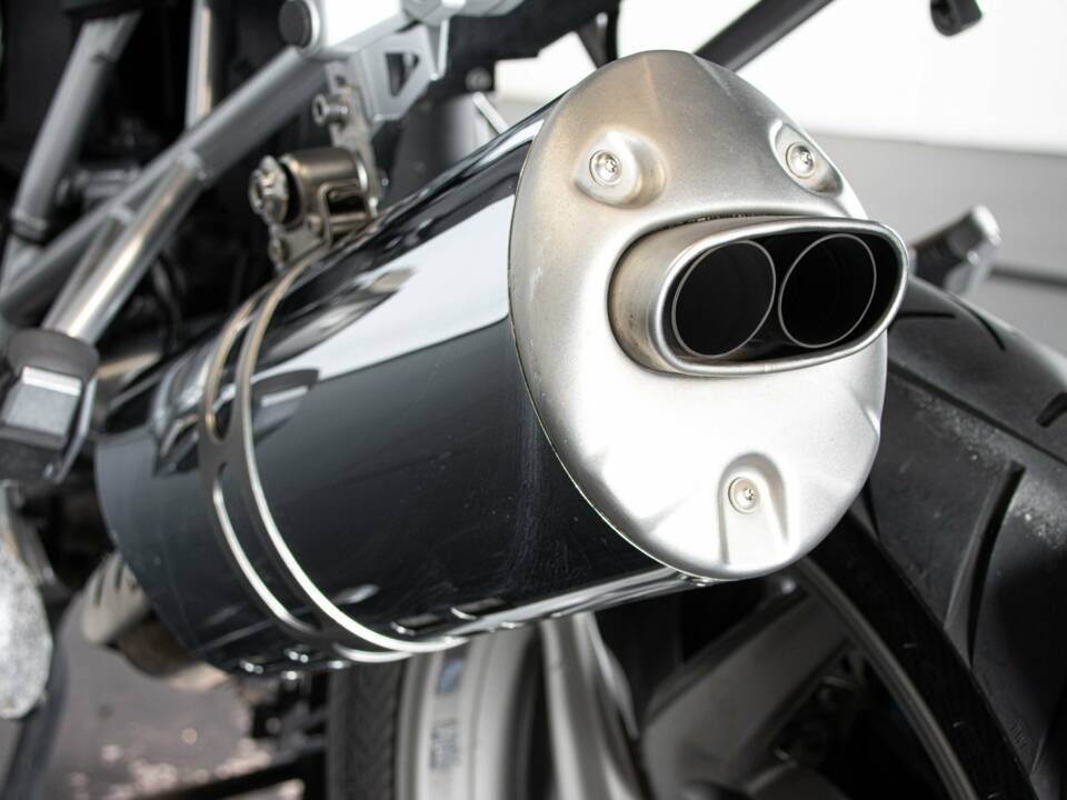 Image 48/50 of BMW DUMMY (2010)