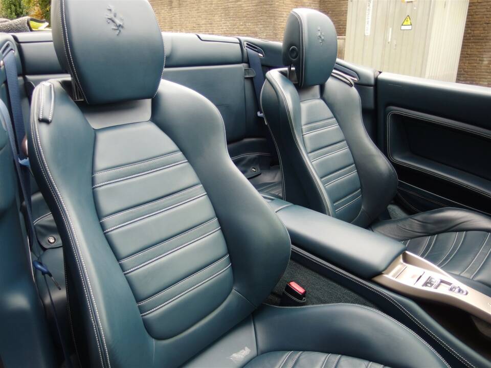 Image 28/49 of Ferrari California (2010)