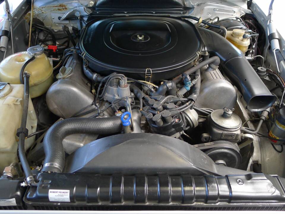 Image 13/37 of Mercedes-Benz 450 SLC 5,0 (1979)