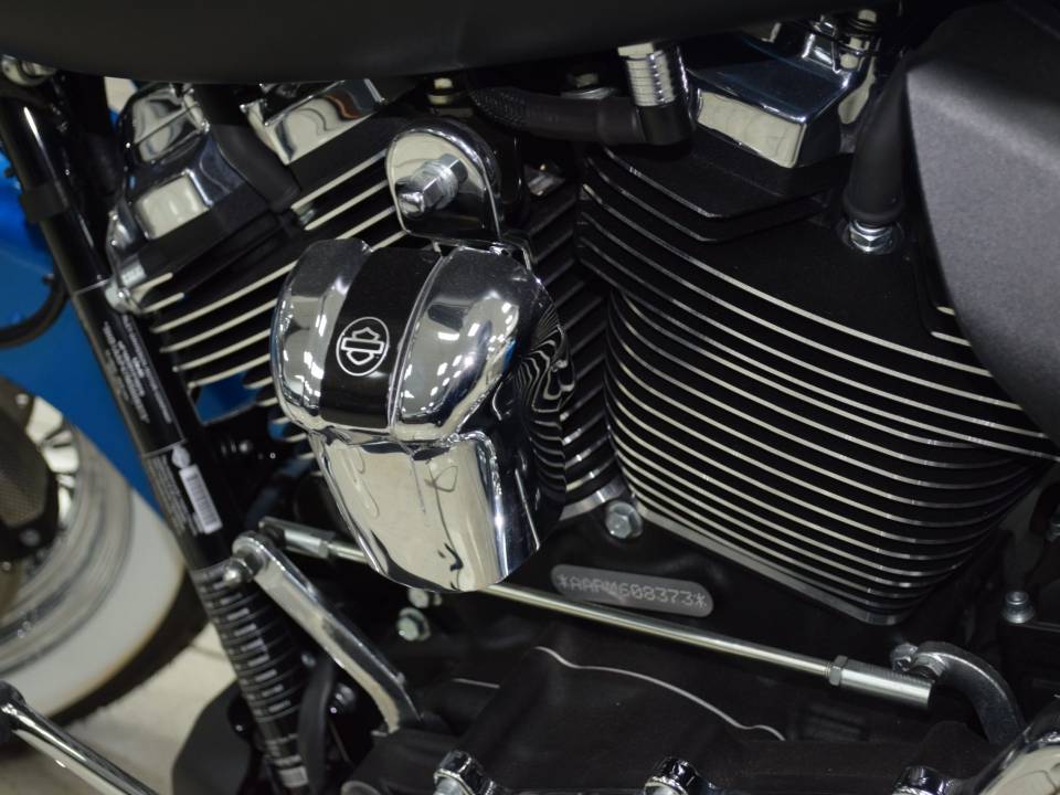Image 3/17 of Harley-Davidson DUMMY (2021)