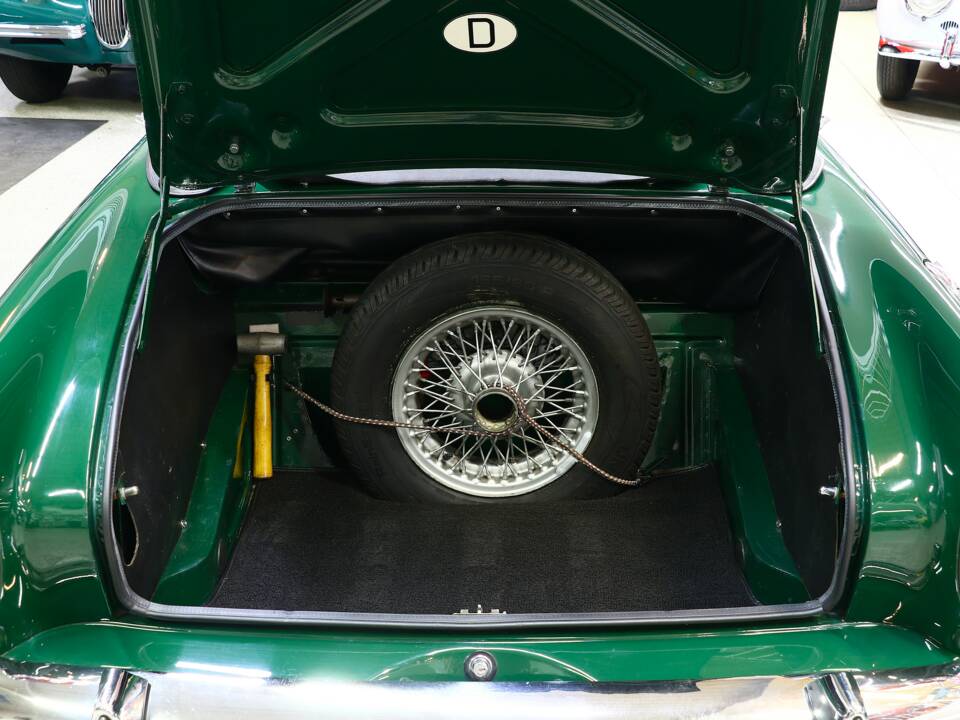 Image 25/29 of Sunbeam Alpine Mk V (1967)