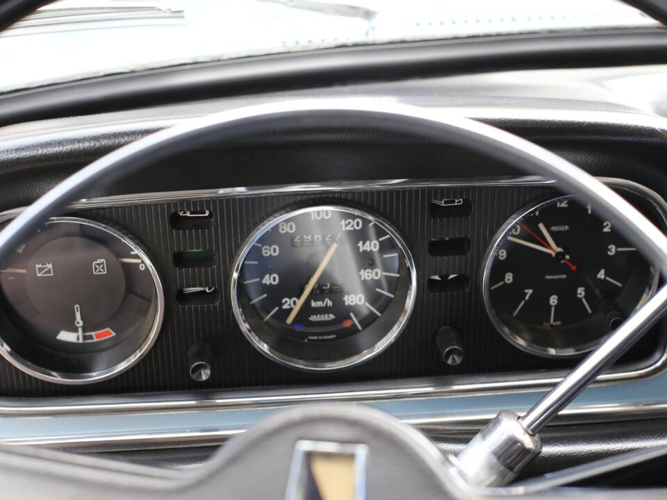 Image 22/56 of Peugeot 404 Coupé (1968)