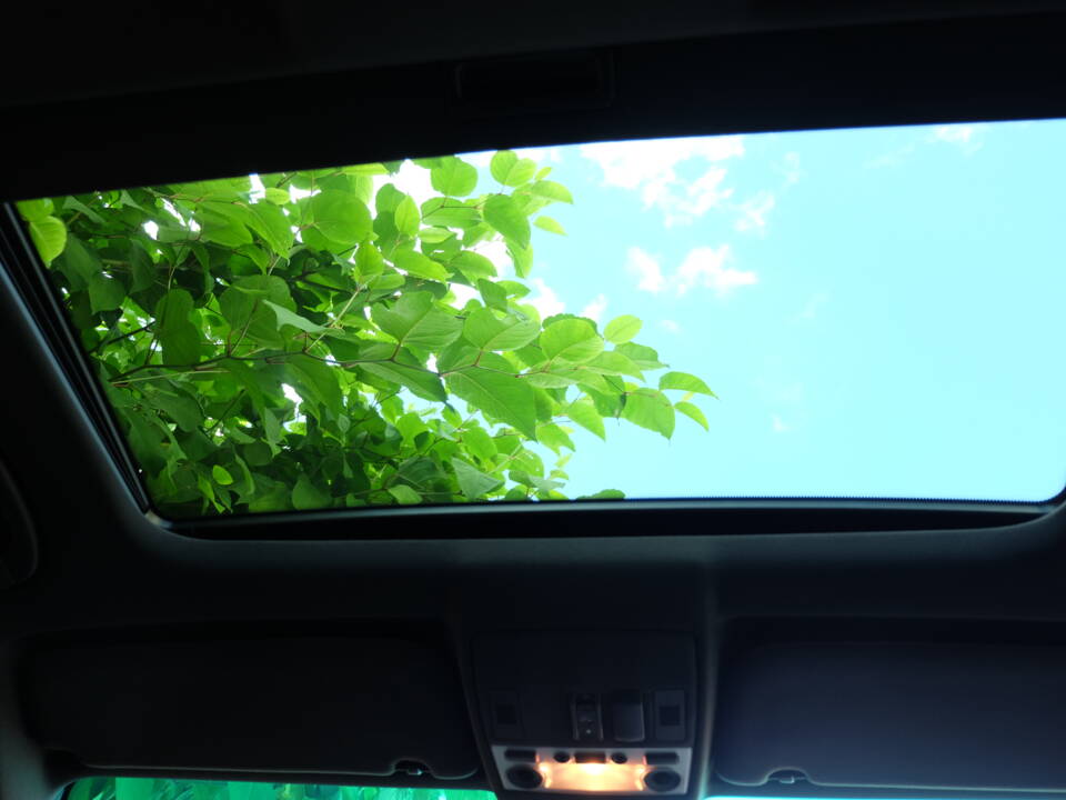Image 40/51 of BMW M5 (2007)