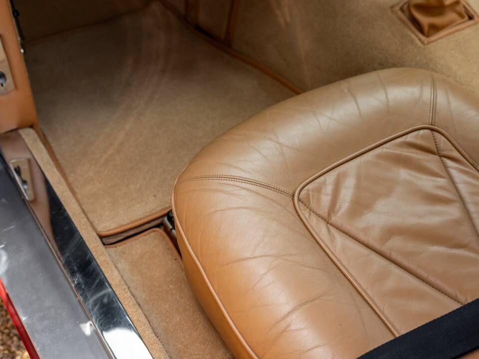 Bild 42/50 von Aston Martin DB 6 Vantage (1969)