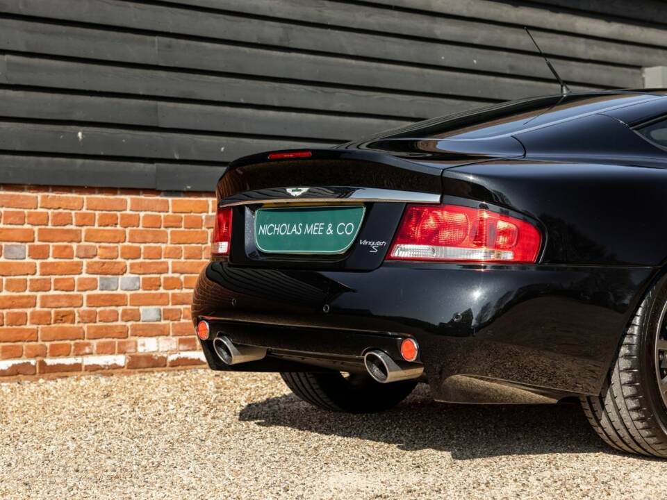 Bild 36/65 von Aston Martin V12 Vanquish S (2007)