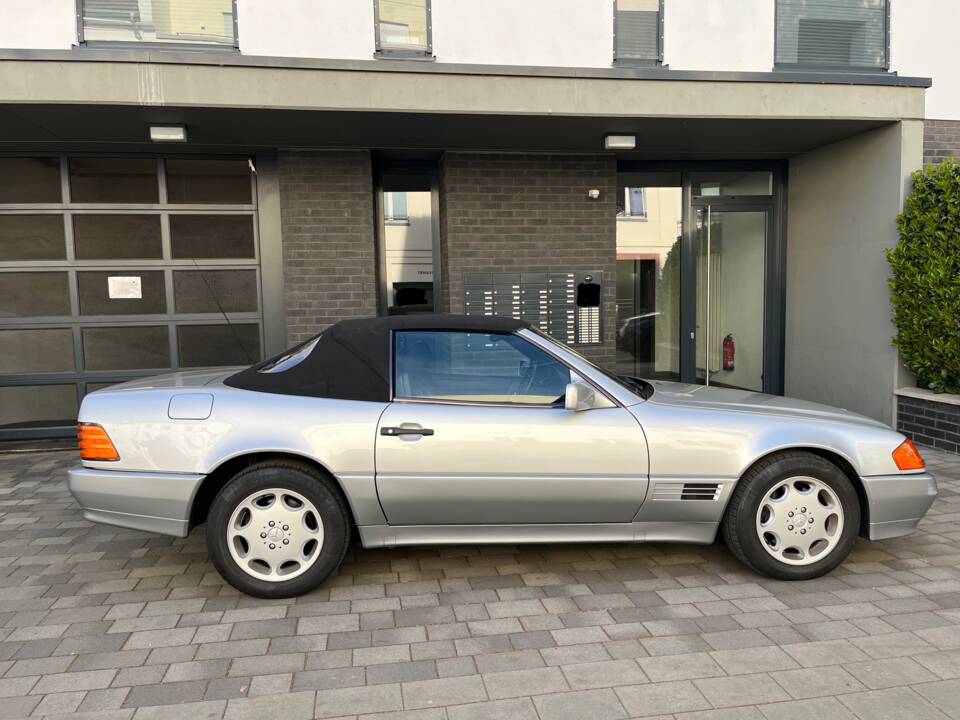 Image 14/24 of Mercedes-Benz SL 600 (1993)