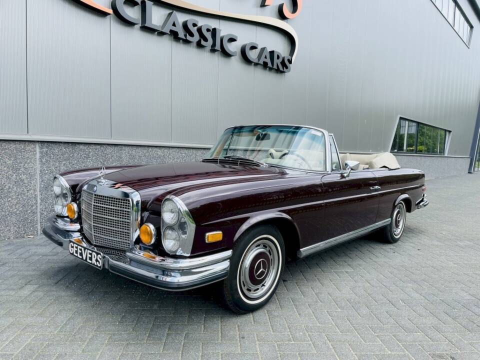 Imagen 5/38 de Mercedes-Benz 280 SE (1971)