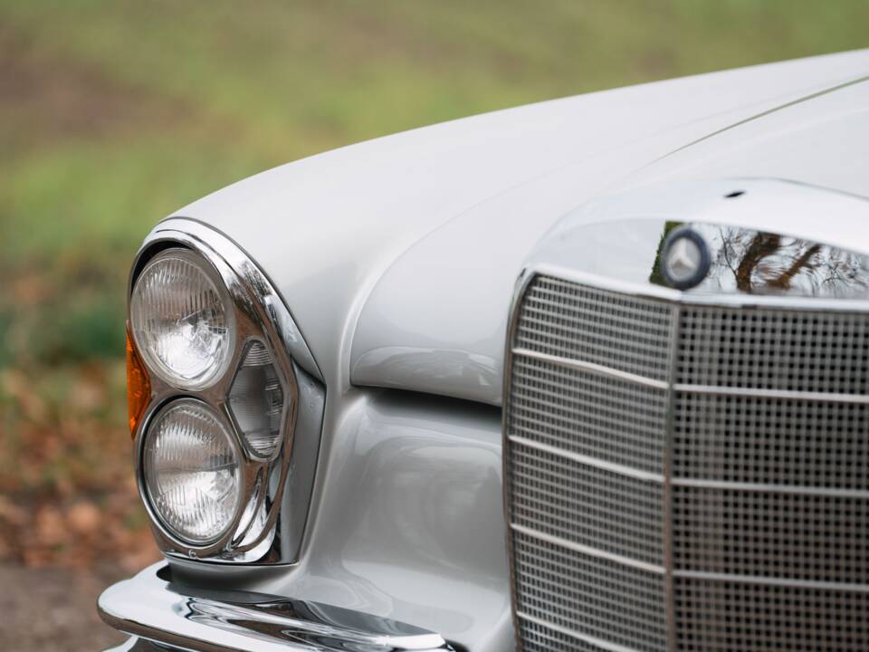 Bild 15/40 von Mercedes-Benz 300 SE (1965)