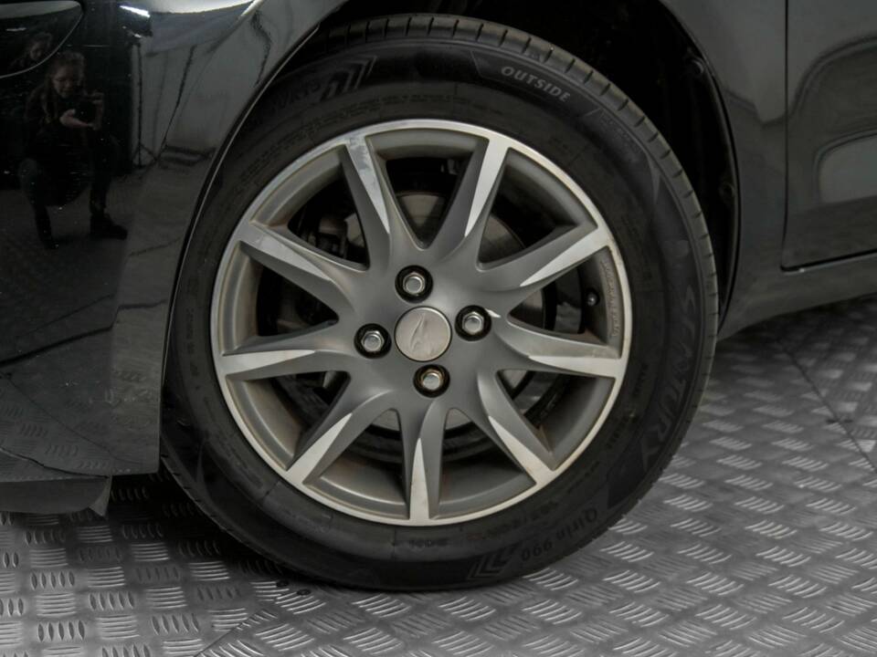 Bild 4/50 von Toyota Yaris 1.33 VVT-i (2011)