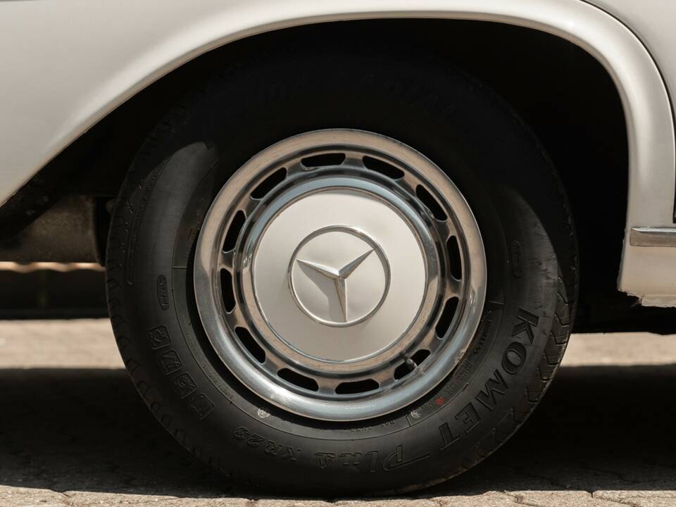 Image 12/34 of Mercedes-Benz 300 SEL 3.5 (1971)