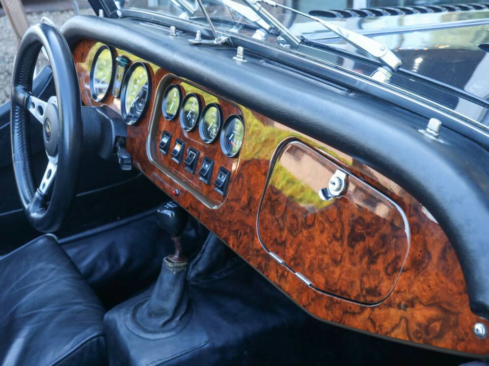 Bild 45/50 von Morgan Plus 8 (1982)