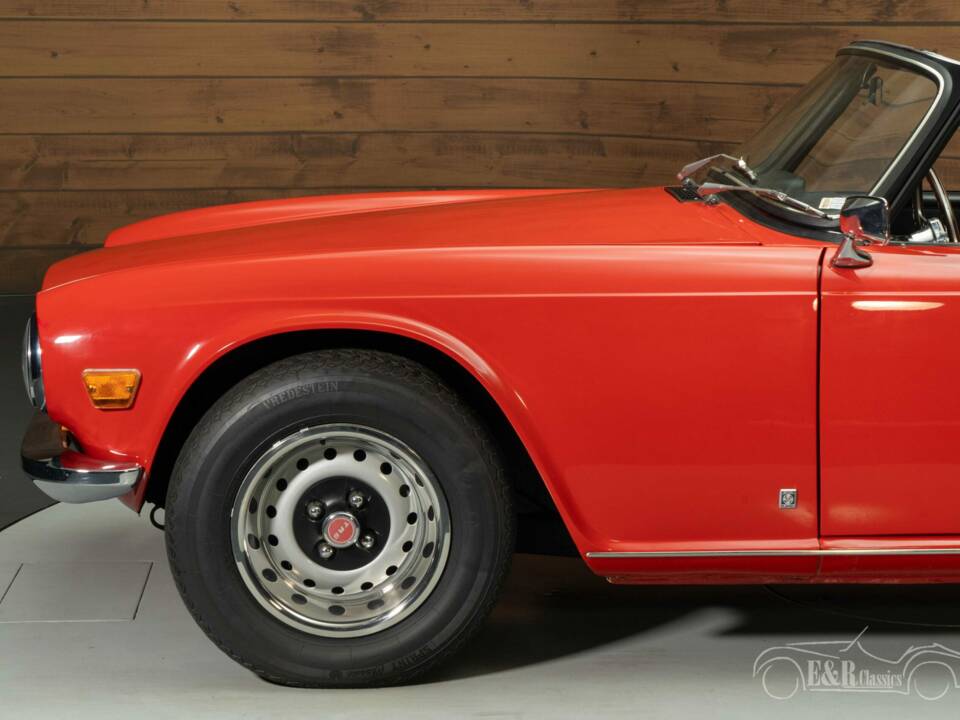 Image 7/8 of Triumph TR 6 (1972)
