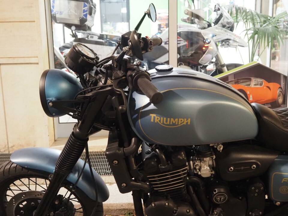 Imagen 15/30 de Triumph DUMMY (2000)