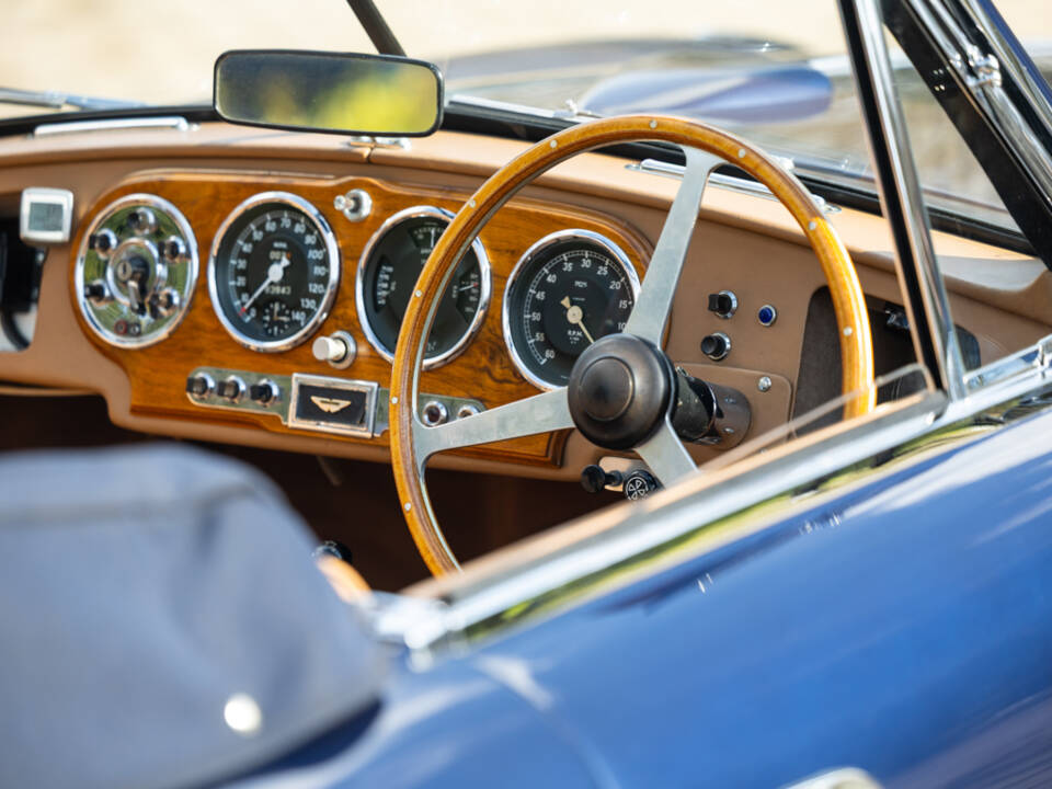 Image 21/50 of Aston Martin DB 2&#x2F;4 Mk I Vantage Convertible (1953)