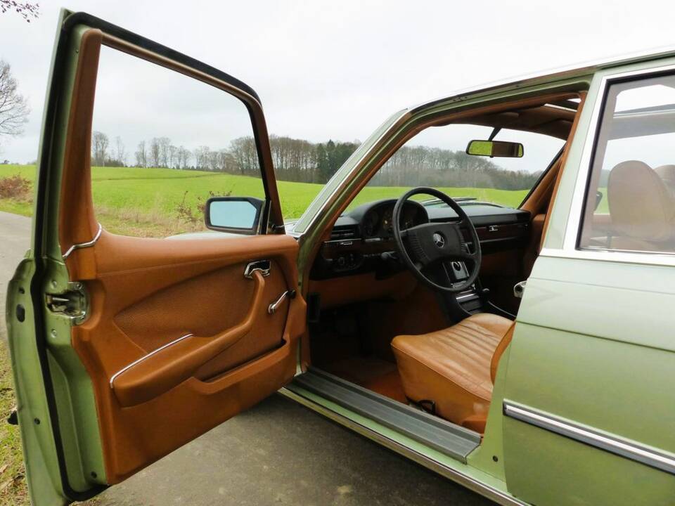 Mercedes-Benz 350 SE Limousine (W 116) silberdistel metallic 1977