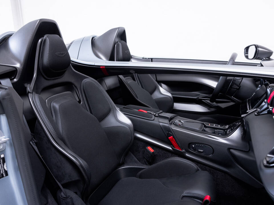 Bild 22/47 von Aston Martin V12 Speedster (2021)