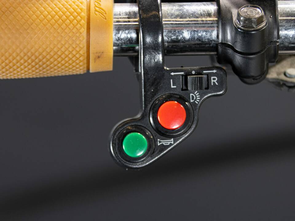 Bild 21/50 von Honda DUMMY (1982)