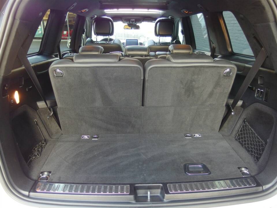 Image 70/98 of Mercedes-Benz GLS 63 AMG 4MATIC (2016)