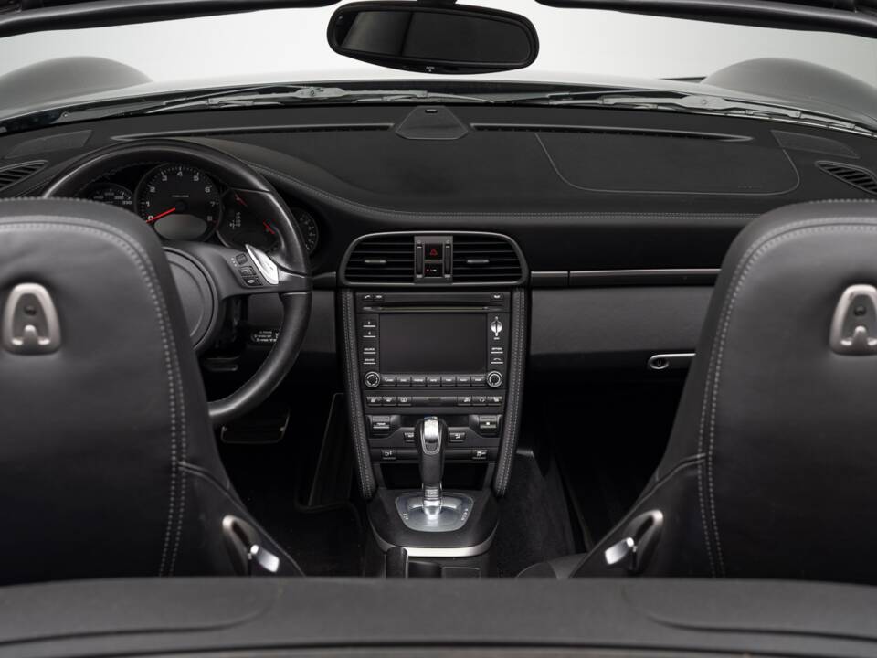 Bild 28/50 von Porsche 911 Carrera 4 (2011)