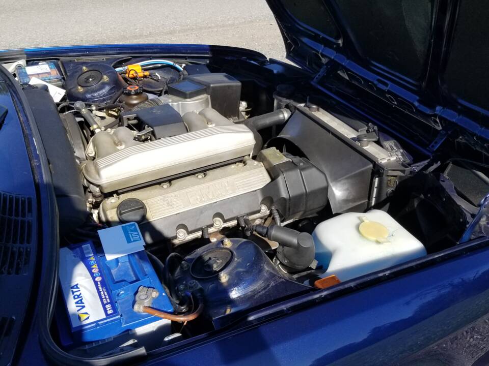 Bild 10/19 von BMW 318i (1992)