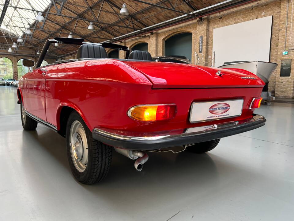 Image 9/39 of Peugeot 204 Convertible (1968)